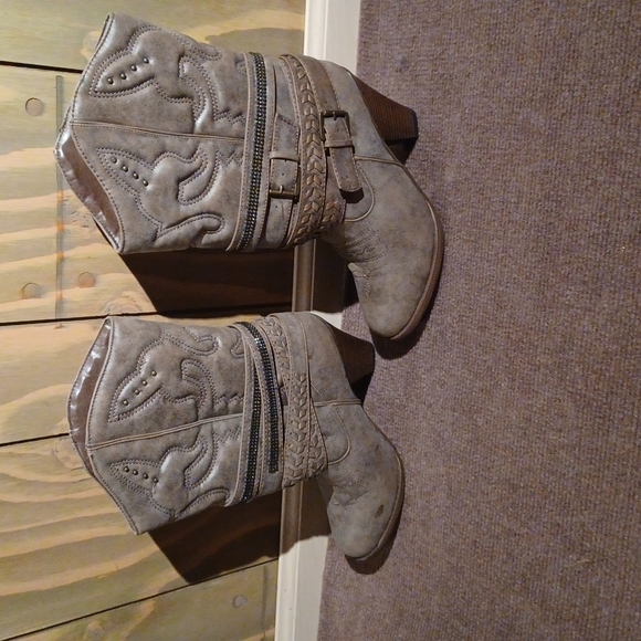 MIA size 10 heeled boots - Picture 2 of 5